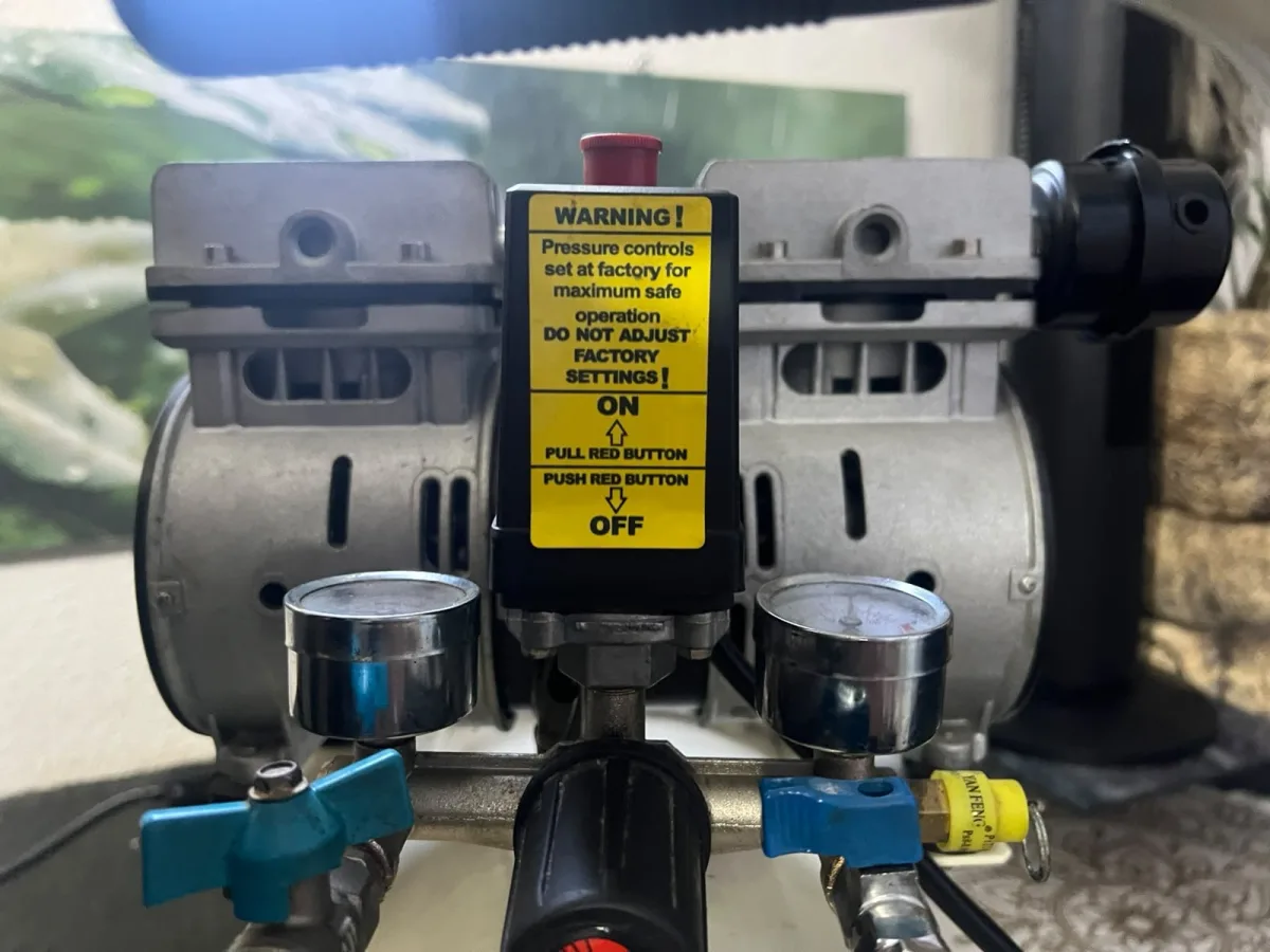 Compressor odontológico isento de óleo atendido pela Souza Compressores